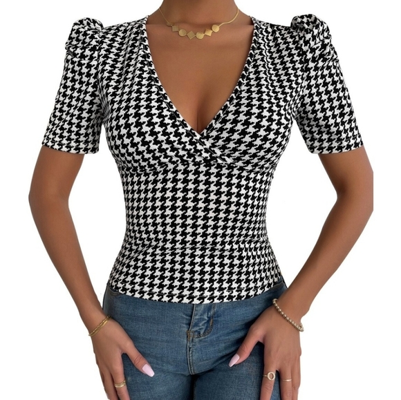 Luna Tuccini Tops - 💥SALE💥Luna Tuccini Houndstooth Blouse